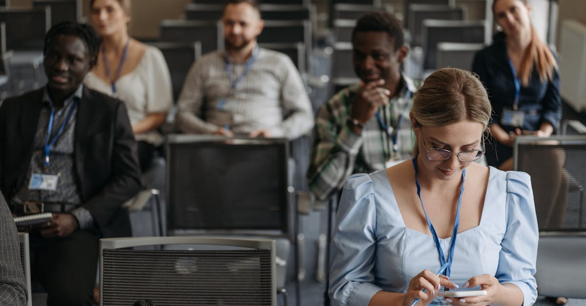 游戏开发商的策略是如何解决技术支持问题的？